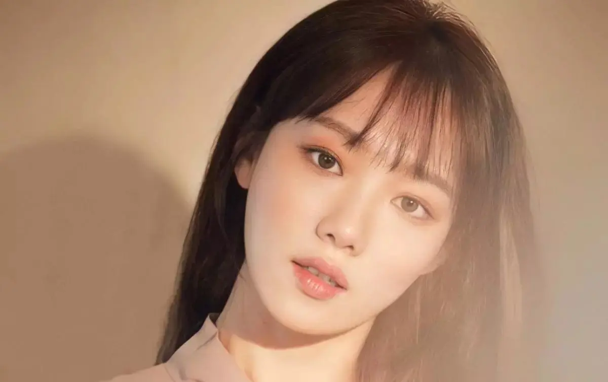 لی سونگ کیونگ (Lee Sung Kyung) 