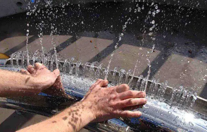 هیدرولوفون (Hydraulophone)