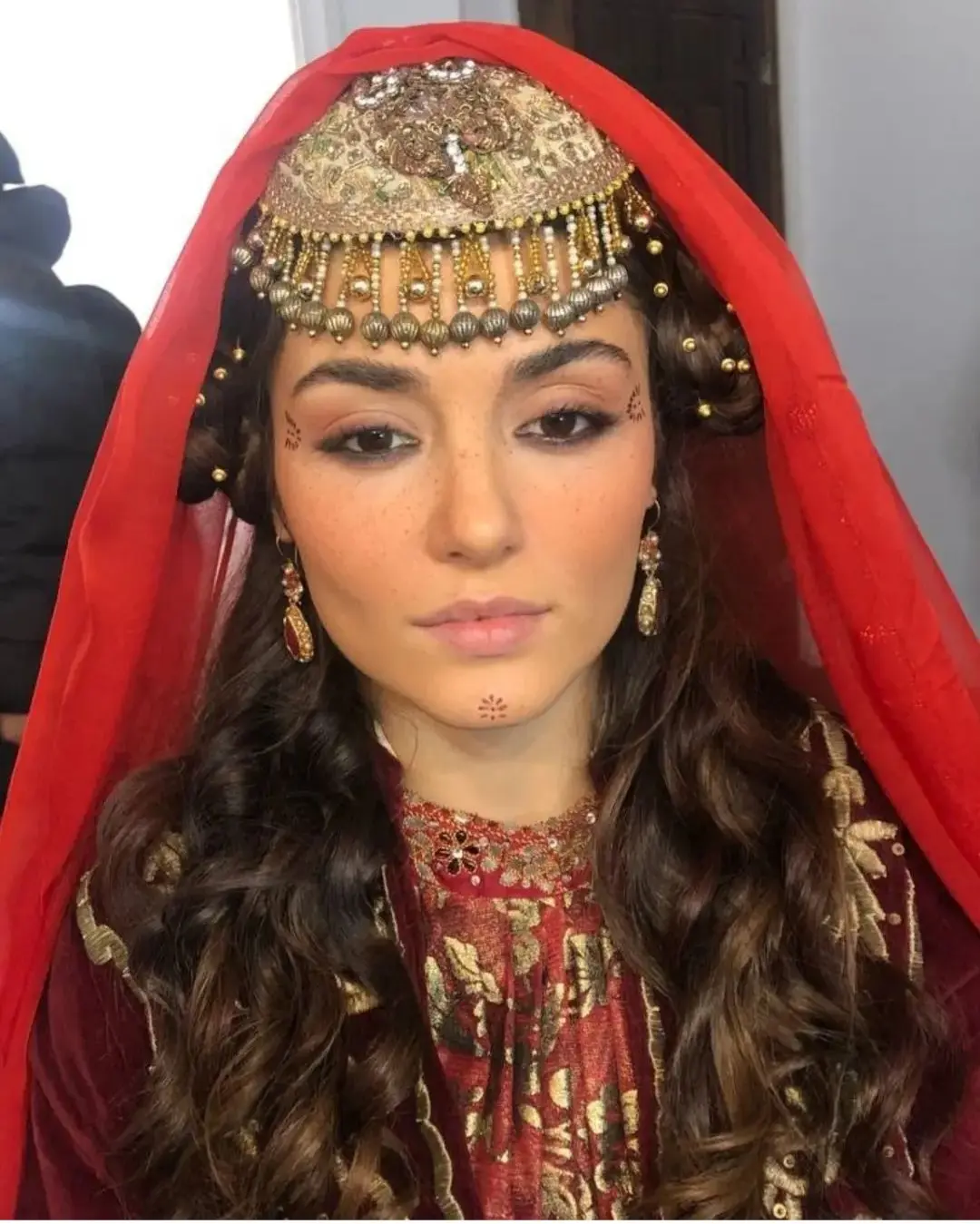 عکس های لو رفته از پشت صحنه مست عشق! گریم هانده ارچل در مست عشق