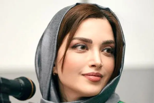  اشک شوق بهنوش طباطبایی در لحظه گرفتن مدرک دکترای روانشناسی + عکس