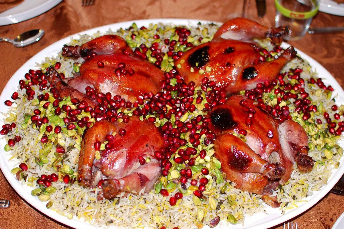 4 مدل شام مجلسی با انار و مرغ؛ برای شب یلدا + طرز تهیه 