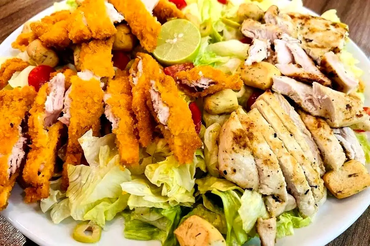طرز تهیه سالاد مرغ سوخاری