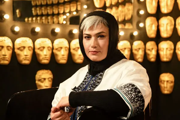 قسمت 5 برنامه پرسونا با حضور لادن مستوفی + لینک تماشای مستقیم