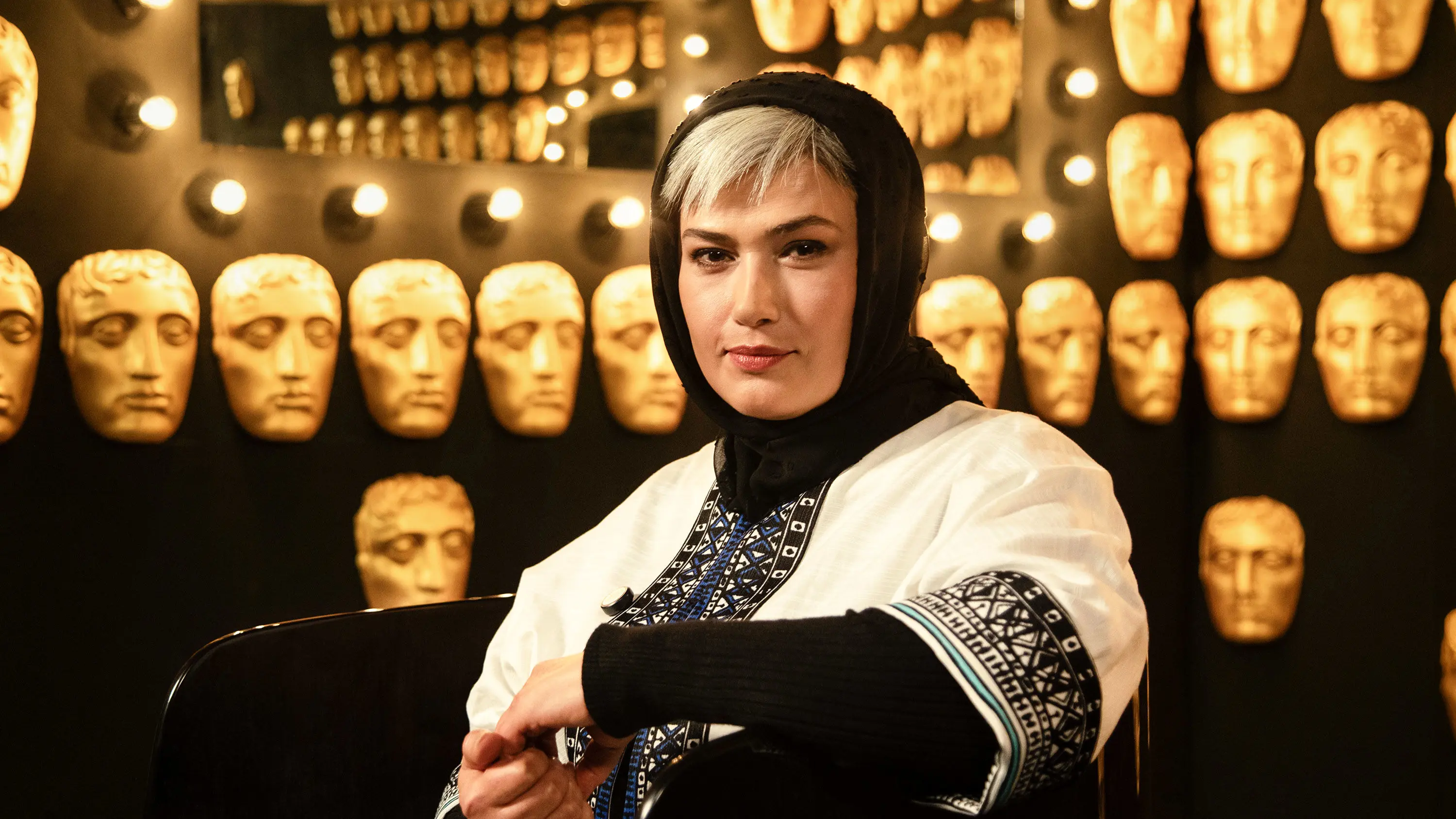 قسمت 5 برنامه پرسونا با حضور لادن مستوفی + لینک تماشای مستقیم