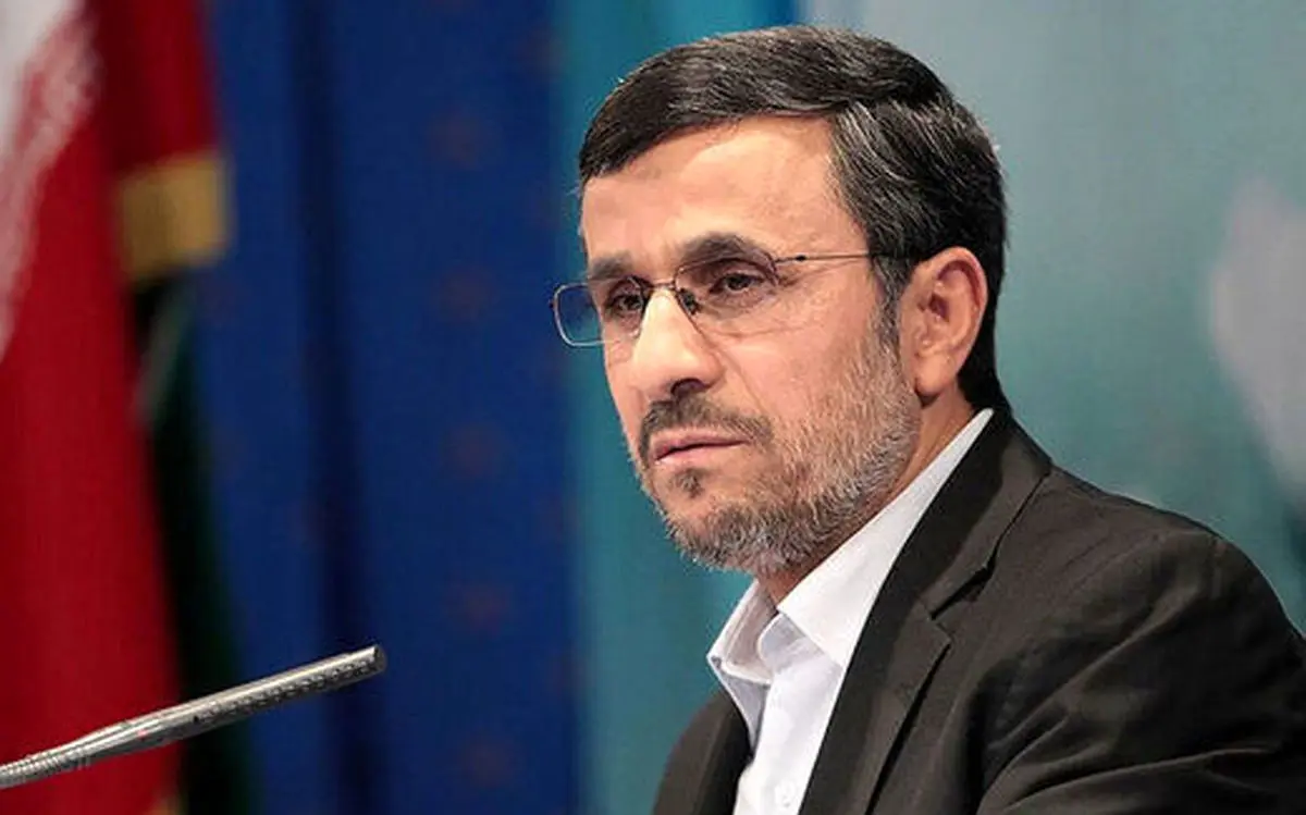 استقبال بی سابقه مردم از «احمدی نژاد» در مقابل وزارت کشور + ویدیو