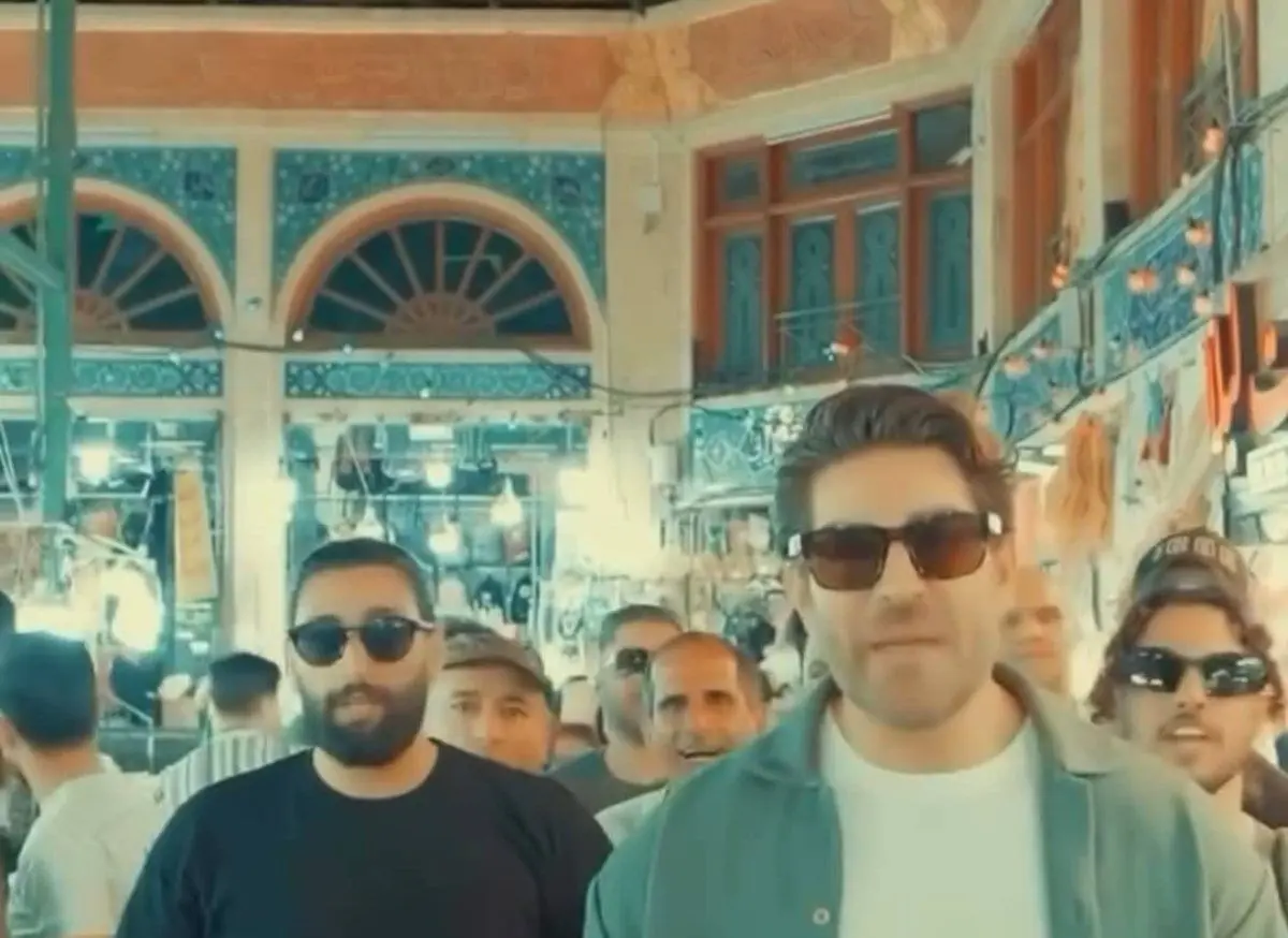 تقلید رضا ملک زاده از ویدیوی«معین زد» با کلی سیاهی لشکر! | موزیک ویدیوی جدید «بیا بریم کوه»