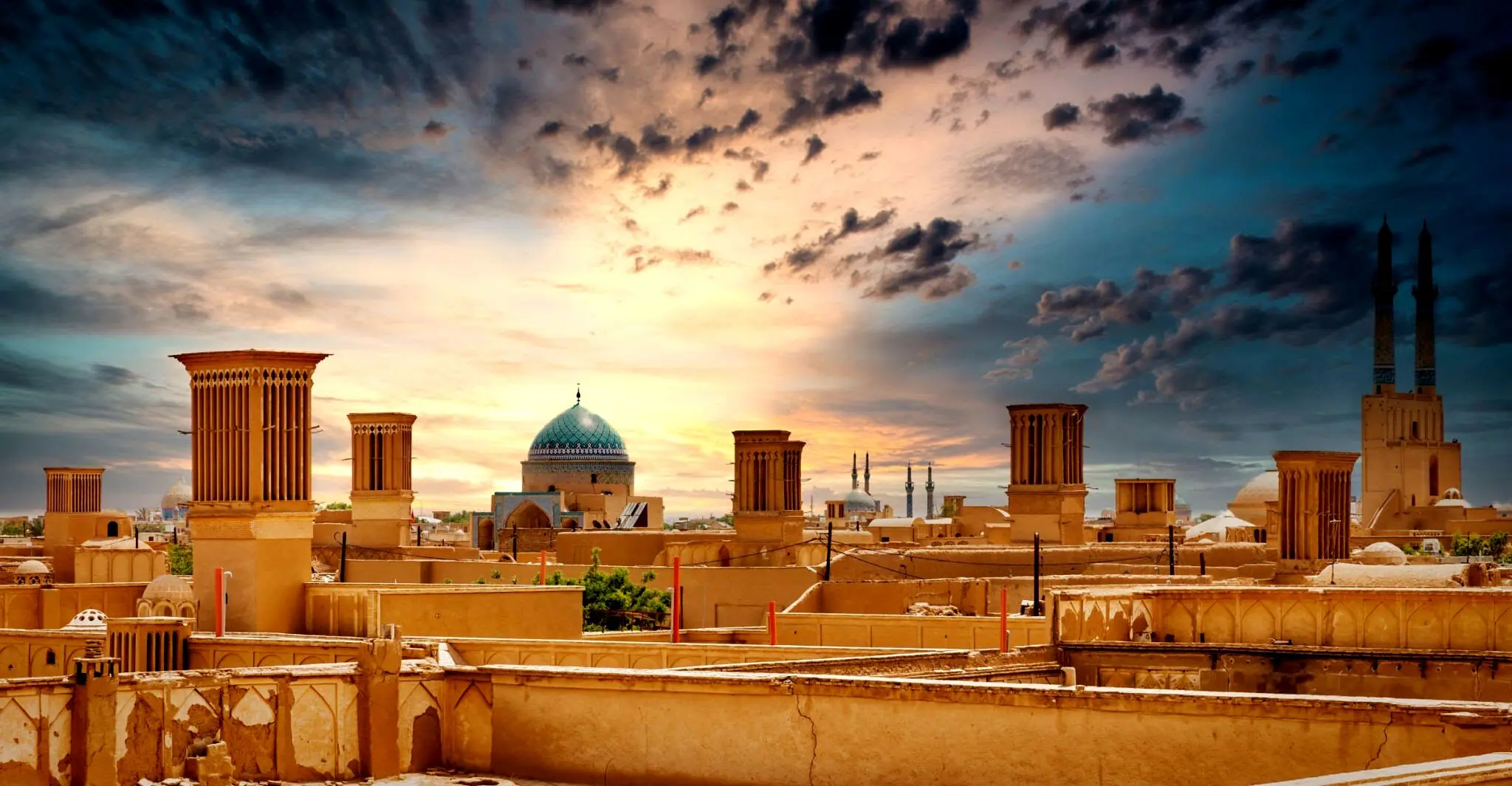 با ۳ میلیون تومان اردیبهشت به یزد سفر کن | سفر زمینی کم هزینه به یزد در سال 1403