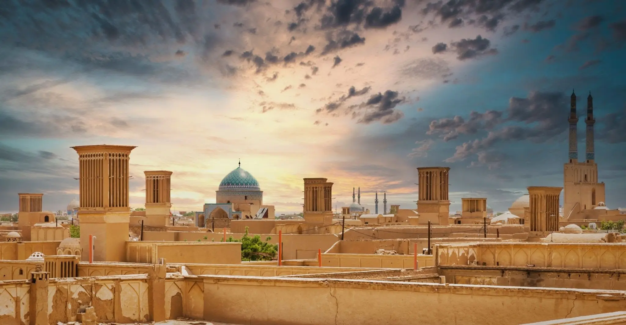 با ۳ میلیون تومان اردیبهشت به یزد سفر کن | سفر زمینی کم هزینه به یزد در سال 1403
