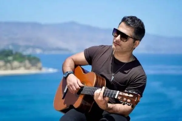گشت و گذار احمد سعیدی خواننده لس آنجلسی در شیراز + عکس 