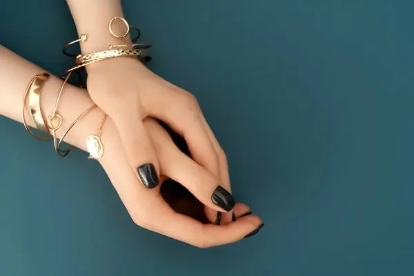 10 اکسسوری ترند برای عید 1404 + عکس