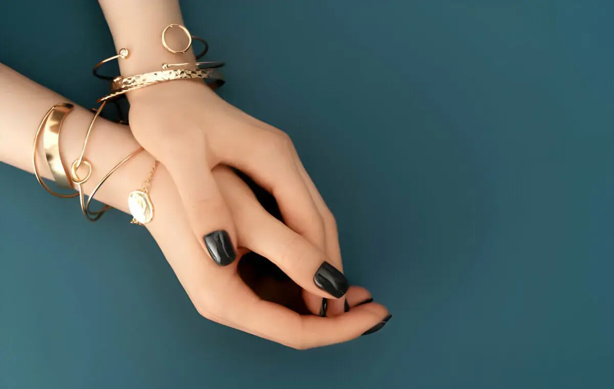 10 اکسسوری ترند برای عید 1404 + عکس