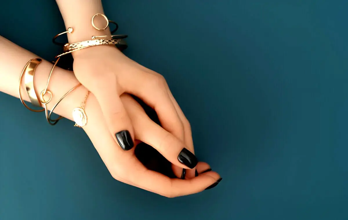 10 اکسسوری ترند برای عید 1404 + عکس