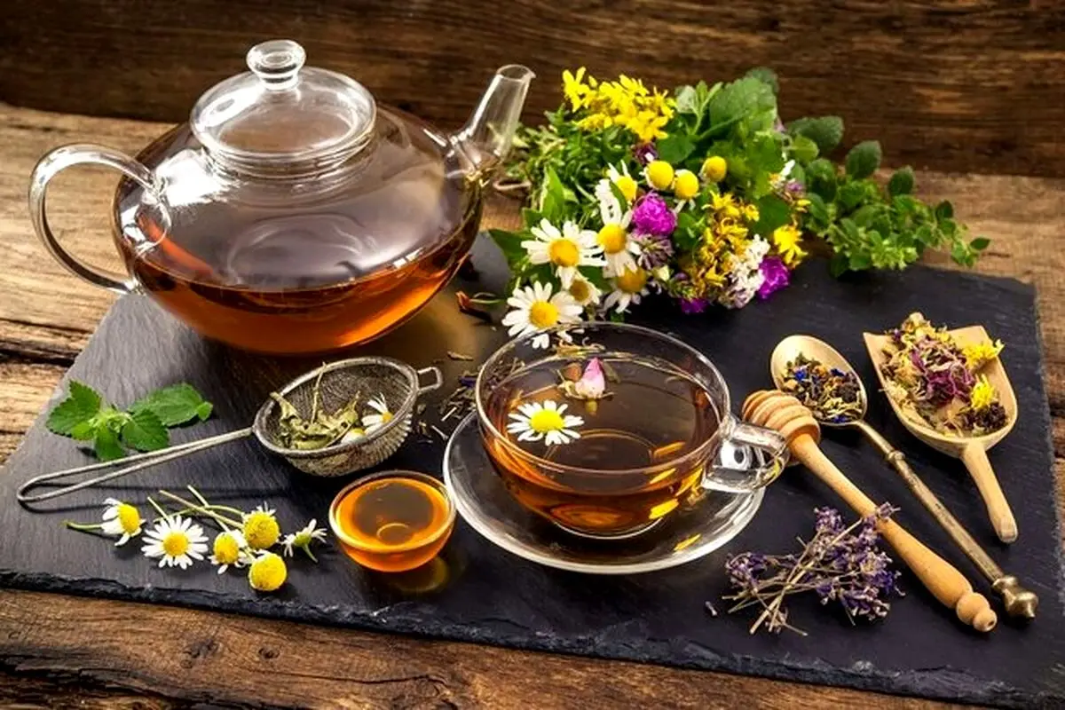 برای رفع تشنگی، این دمنوش ها رو از افطار تا سحر بخور!