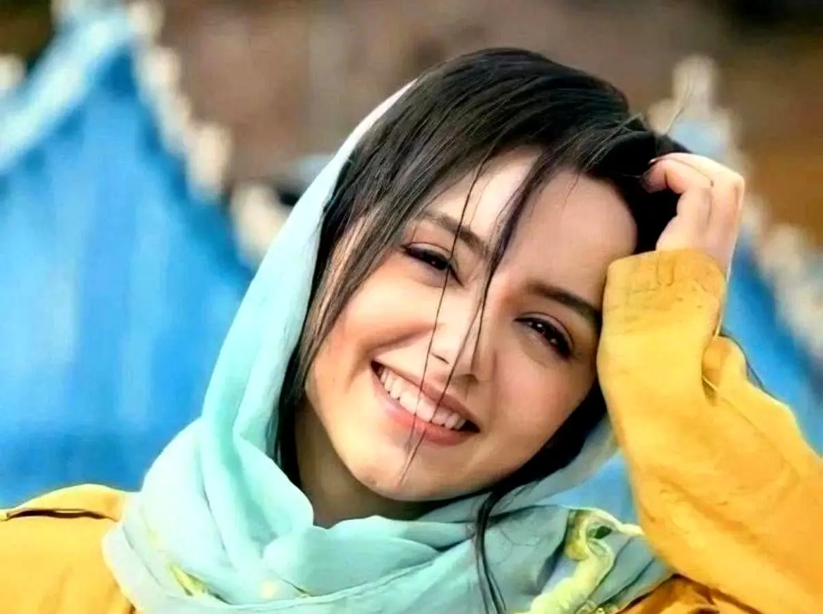 دلبری نازنین بیاتی برای آقای بازیگر سر صحنه تئاتر + عکس