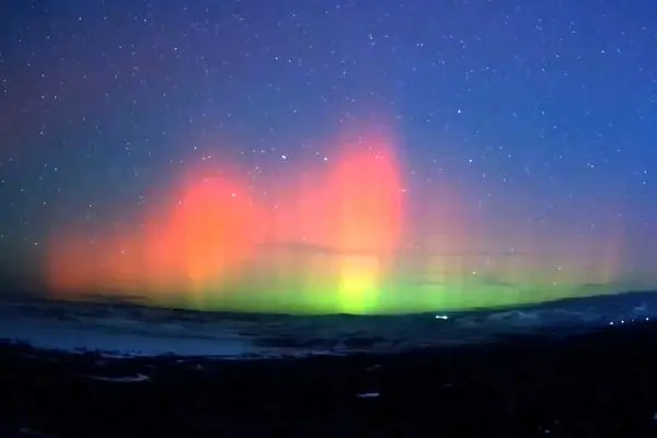  پدیده شفق قطبی نادر آسمان پکن را روشن کرد + ویدیو