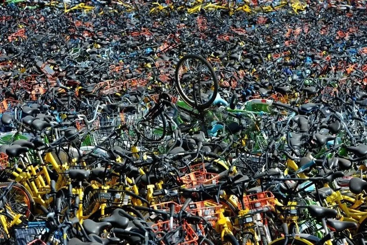  بزرگترین قبرستان دوچرخه جهان در چین + عکس و فیلم