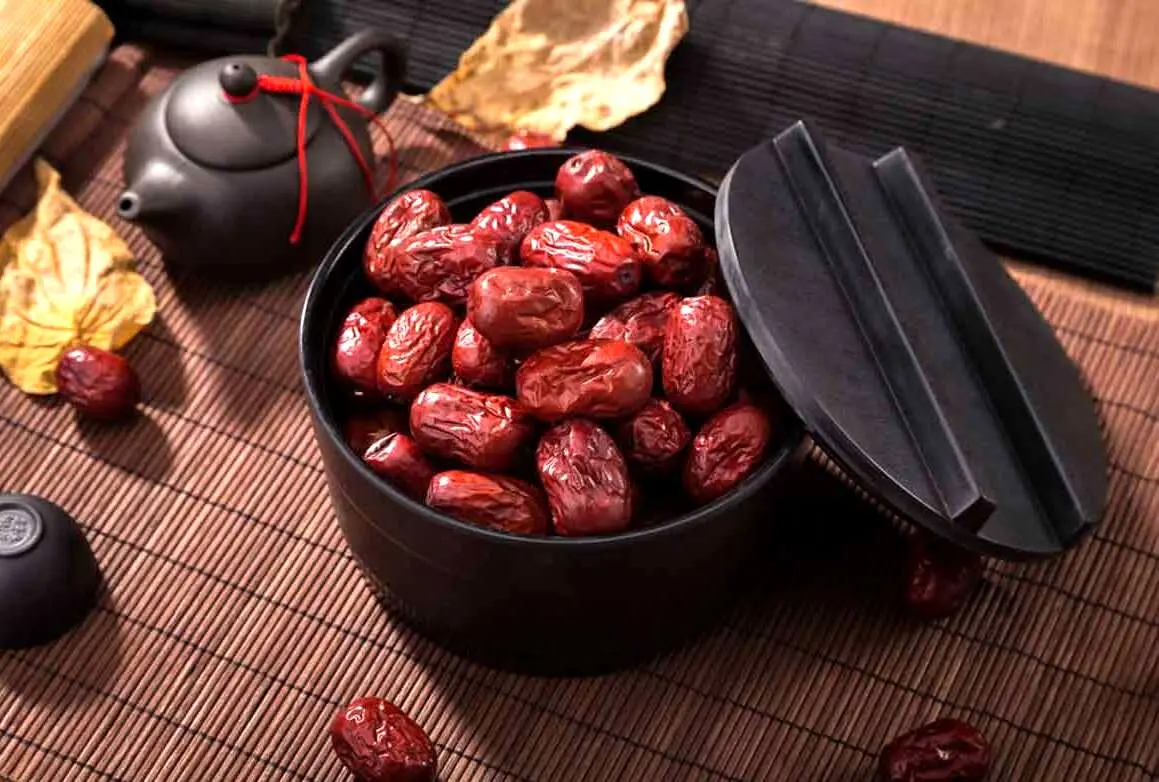 می دونستی عناب به خاطر خواصش به تنهایی یه غذای کامل به حساب میاد؟ + نحوه مصرف