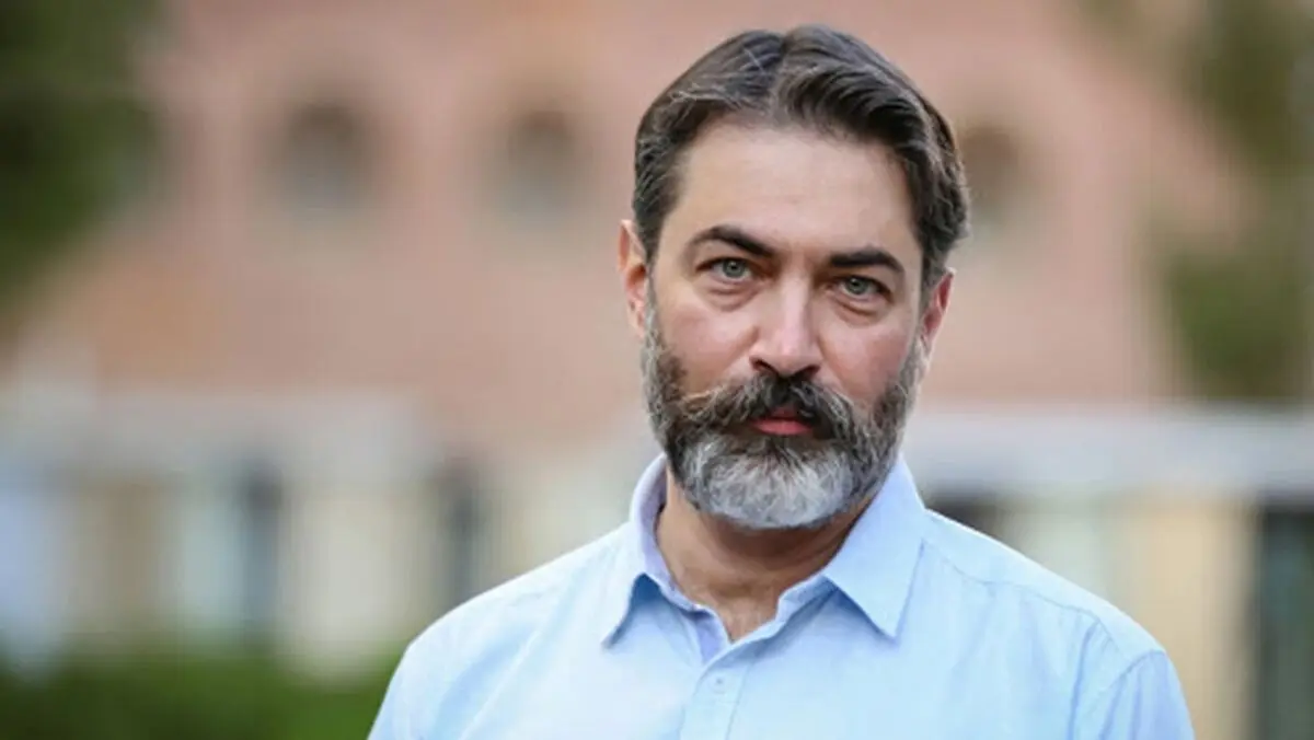 پارسا پیروزفر
