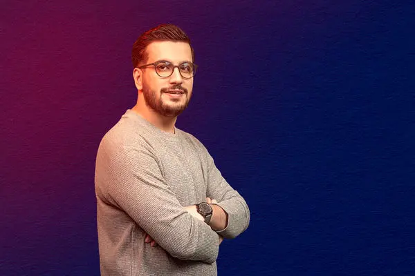 قسمت 9 برنامه نیمه شب با اجرای امیرحسین قیاسی + دانلود 