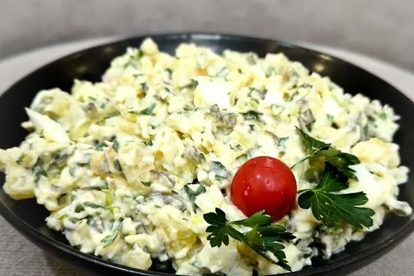 راز خوشمزگی سالاد سیب زمینی کریسمسی؛ دستور سنتی جمهوری چک