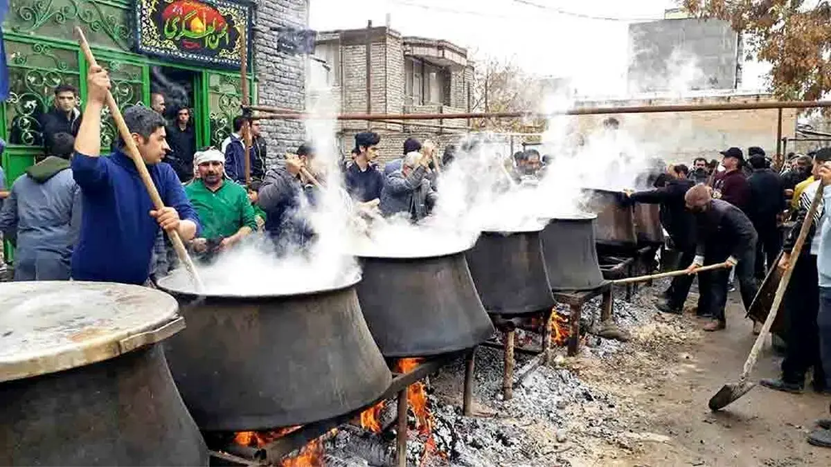 مراحل تهیه قورمه سبزی نذری