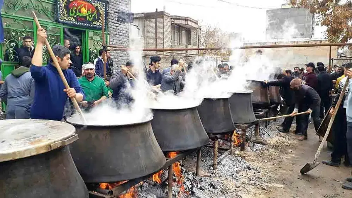 مراحل تهیه قورمه سبزی نذری