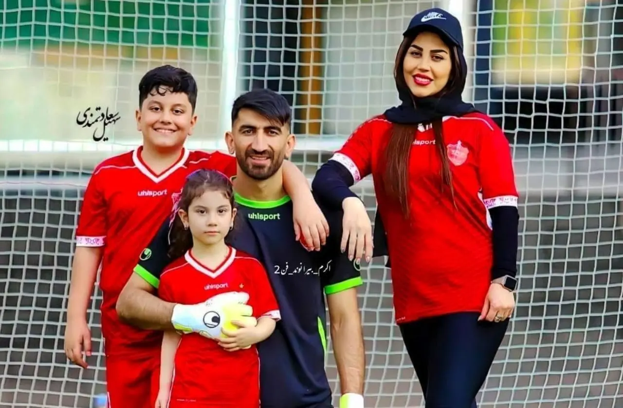علیرضا بیرانوند و همسرش شب رو با جام قهرمانی خوابیدن!+ عکس