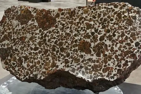 گرانترین شهاب سنگ های دنیا با قیمت نجومی که باور کردنی نیست!