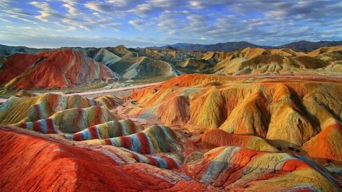 دره رنگین کمان هرمز 