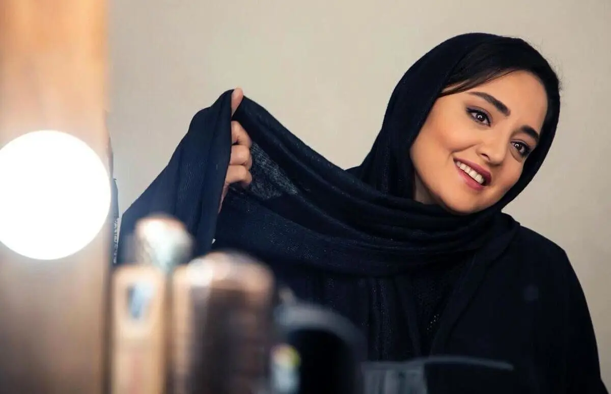 تیپ و استایل دیدنی نرگس محمدی و خواهر و مادرش در جشنواره فیلم فجر 