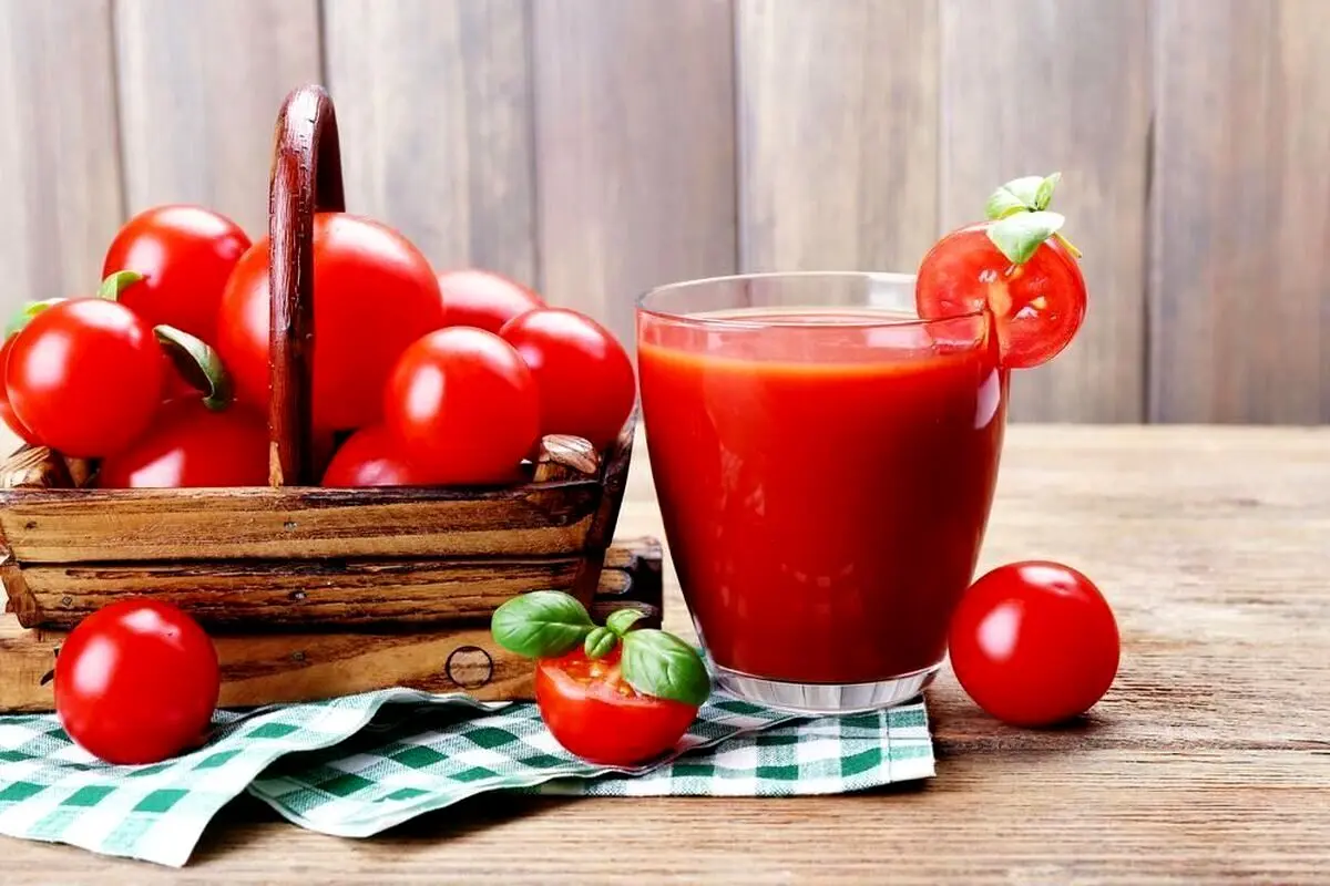 آب گوجه فرنگی
