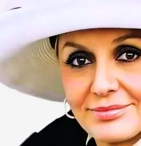 عکس های جدید گوگوش به مناسبت انتشار رسمی اولین کتابش!