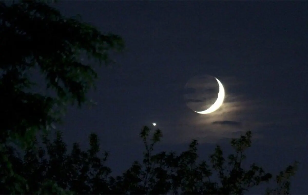 مقارنه ماه و مشتری