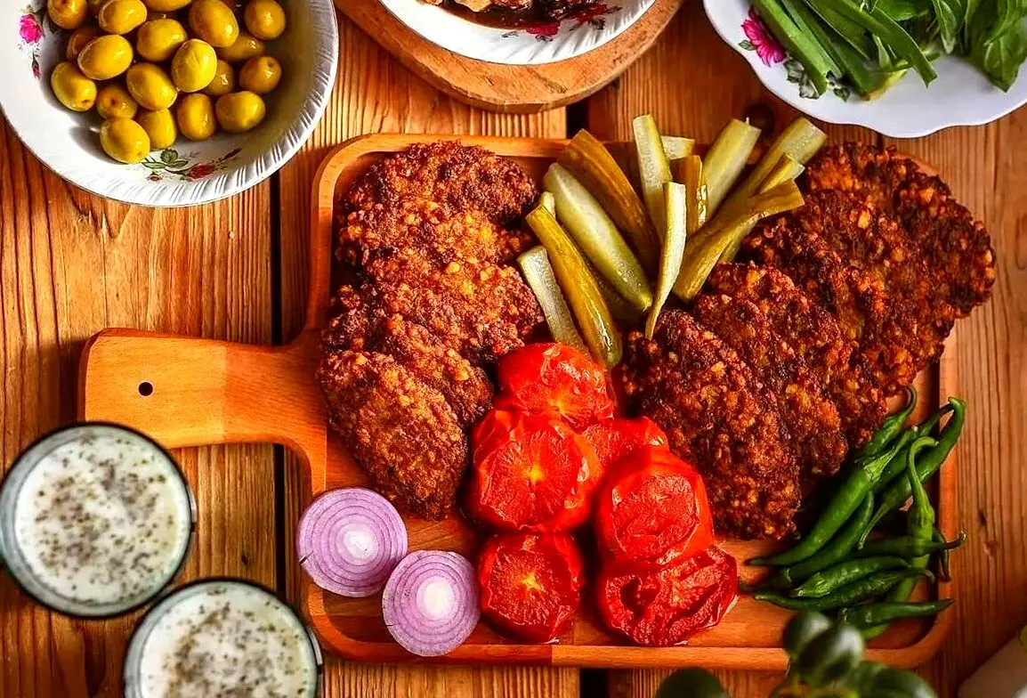 شام امشب: کتلت بادمجان با گوشت چرخ کرده که همه انگشتاشونم میخورن + فیلم