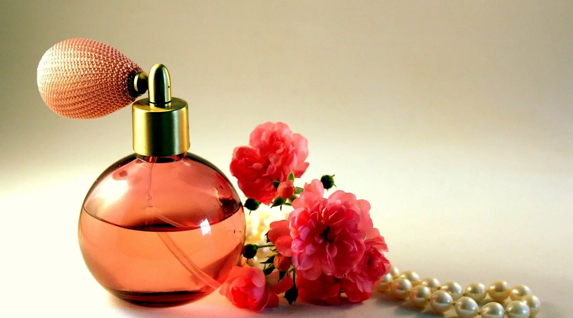 معرفی پرطرفدارترین عطر ها با رایحه های گوناگون