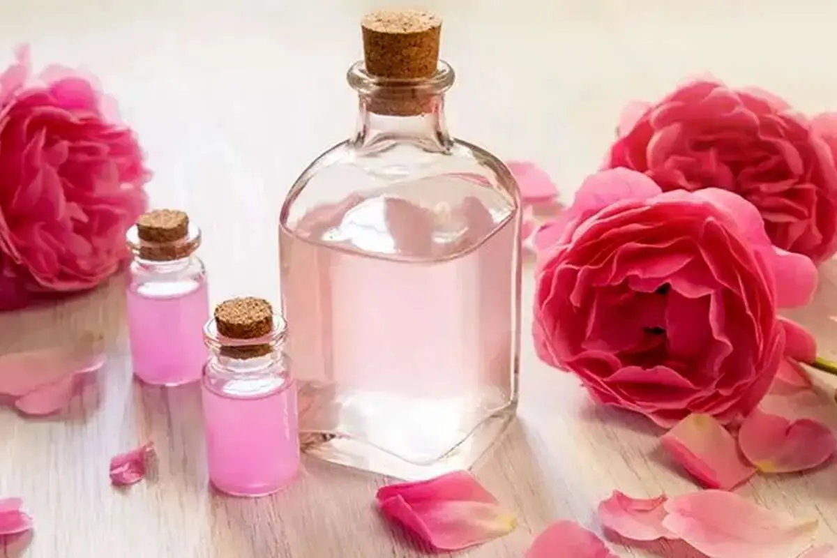 6 تا از مهمترین فواید گلاب برای پوست صورت + روش استفاده