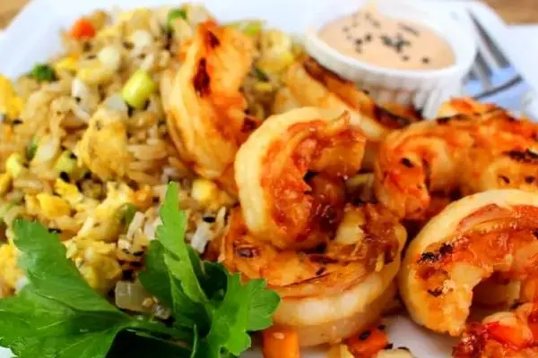 آموزش پخت میگو پلوی جنوبی؛ مرحله به مرحله + مواد لازم و نکات مهم