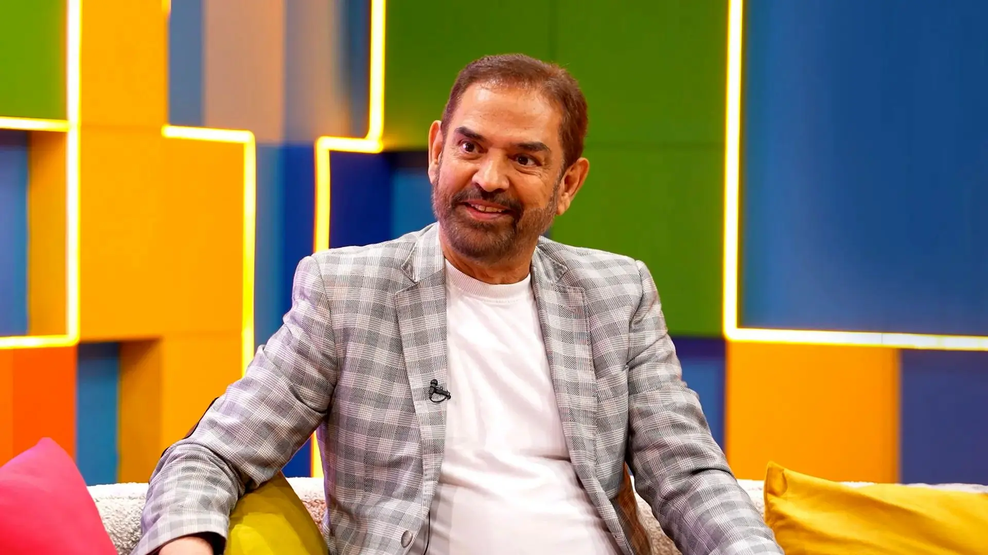 قسمت 3 برنامه رباط صلیبی با حضور فیروز کریمی + لینک تماشای مستقیم