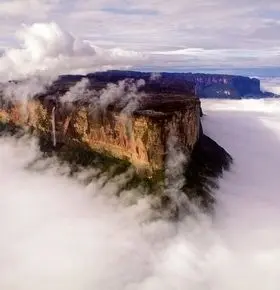 کوه رورایما کجاست؟ عجیب ترین فلات باستانی جهان در مرز ونزوئلا + عکس