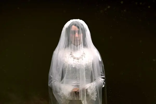 قسمت 13 (پایانی فصل اول) سریال بامداد خمار + دانلود