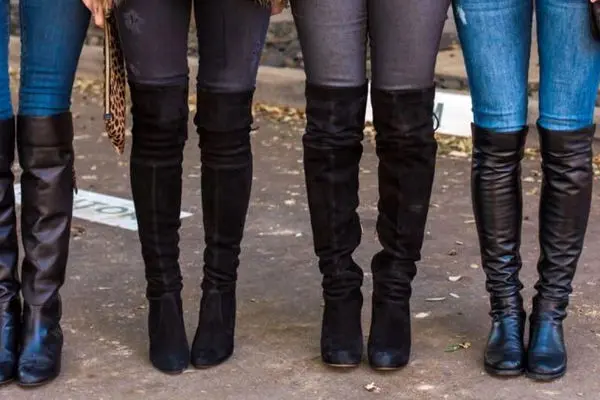 استایل با بوت بلند مشکی؛ ترند زمستان 1404