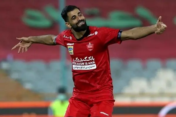 (ویدیو) سرود قهرمانی پرسپولیس توسط کنعانی زادگان خوانده شد!