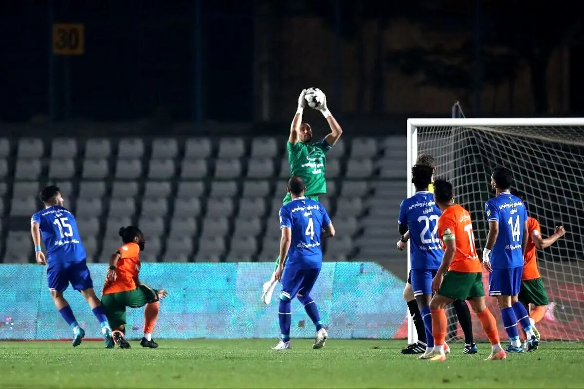 بازی استقلال و چادرملو اردکان