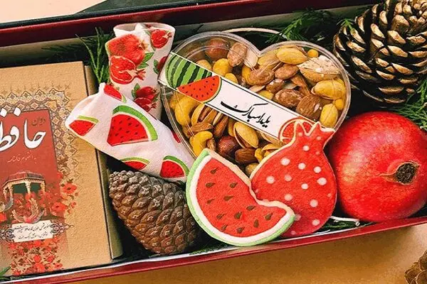 7 کادوی جذاب و متفاوت برای شب یلدا | کادوی شب چله چی باشه؟