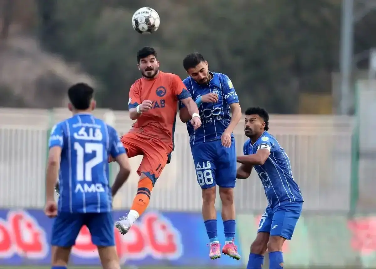 خلاصه بازی فوتبال استقلال و پادیاب خلخال 30 آبان 1404