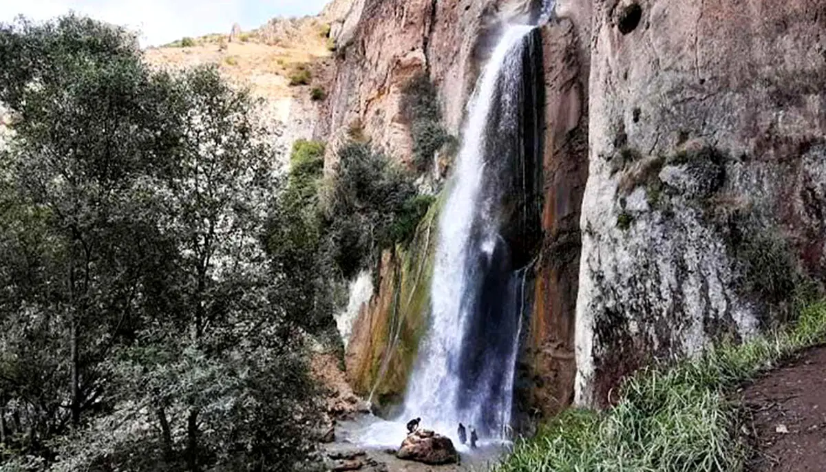آبشار شاهان دشت