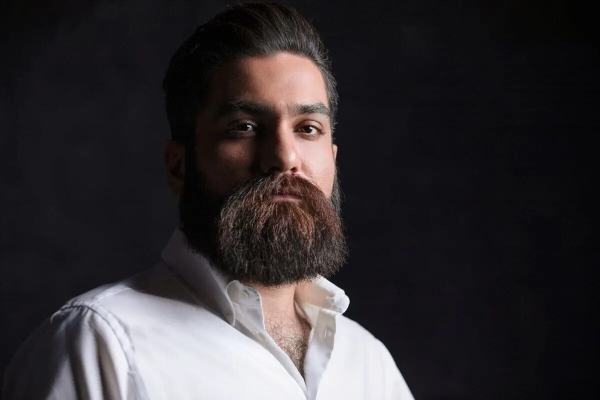(ویدیو) اجرای آهنگ سوغاتی هایده توسط علی زندوکیلی در برنامه علی ضیا