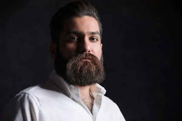 (ویدیو) اجرای آهنگ سوغاتی هایده توسط علی زندوکیلی در برنامه علی ضیا